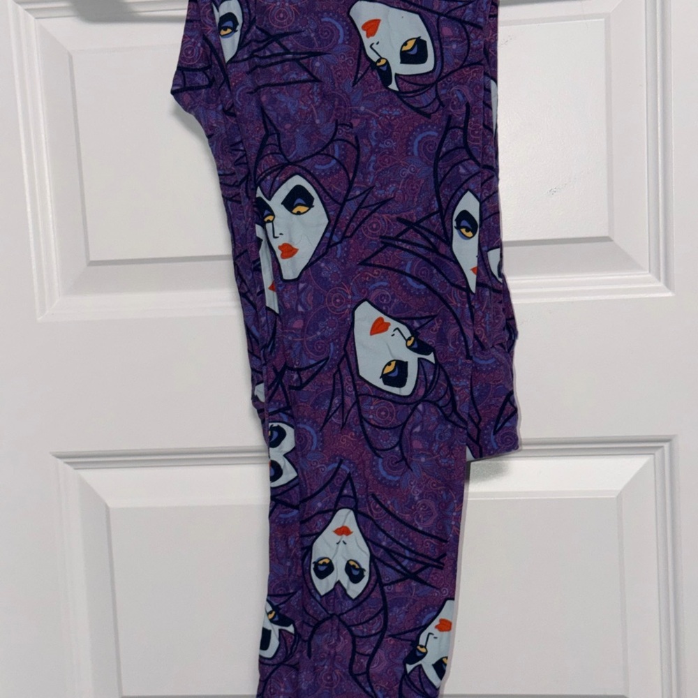 LuLaRoe Purple Graphic Leggings
